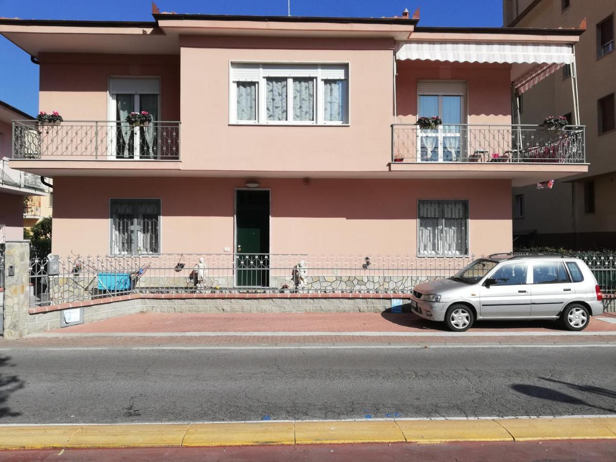 B&B Mila e Nan Borghetto Santo Spirito Esterno foto